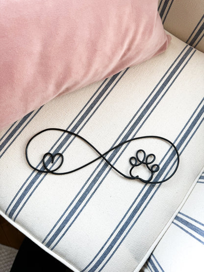 Wire Infinity Paw Sign