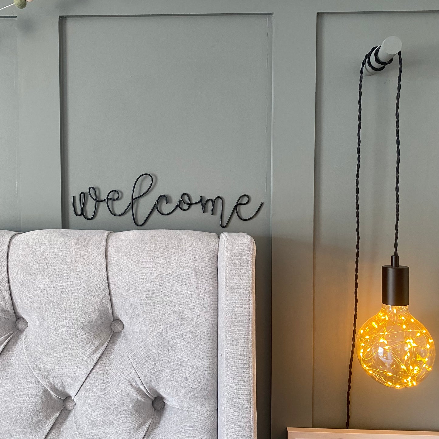 Wire Welcome Sign